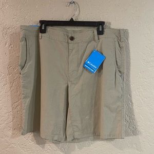 NEW Columbia Shorts Size 40 with 10 inseam, Tan